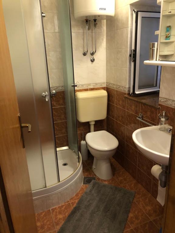 Kúpeľňa v ubytovaní Guest House Katić
