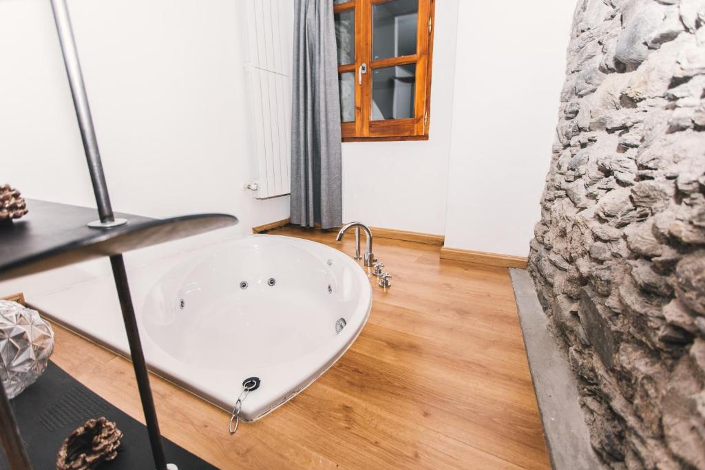 Jacuzzi Secret Spot Hostel