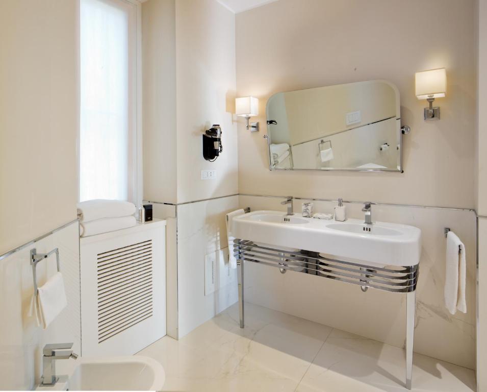 Koupelna v ubytování Suite Milano Duomo