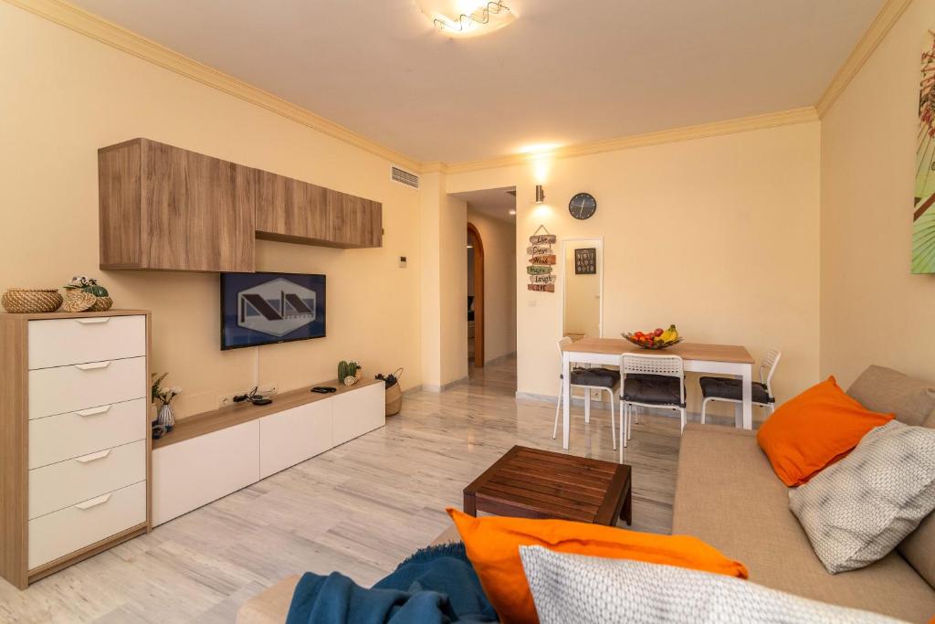 Posezení v ubytování VB Albatros - 2BR Apartment Close to the sea