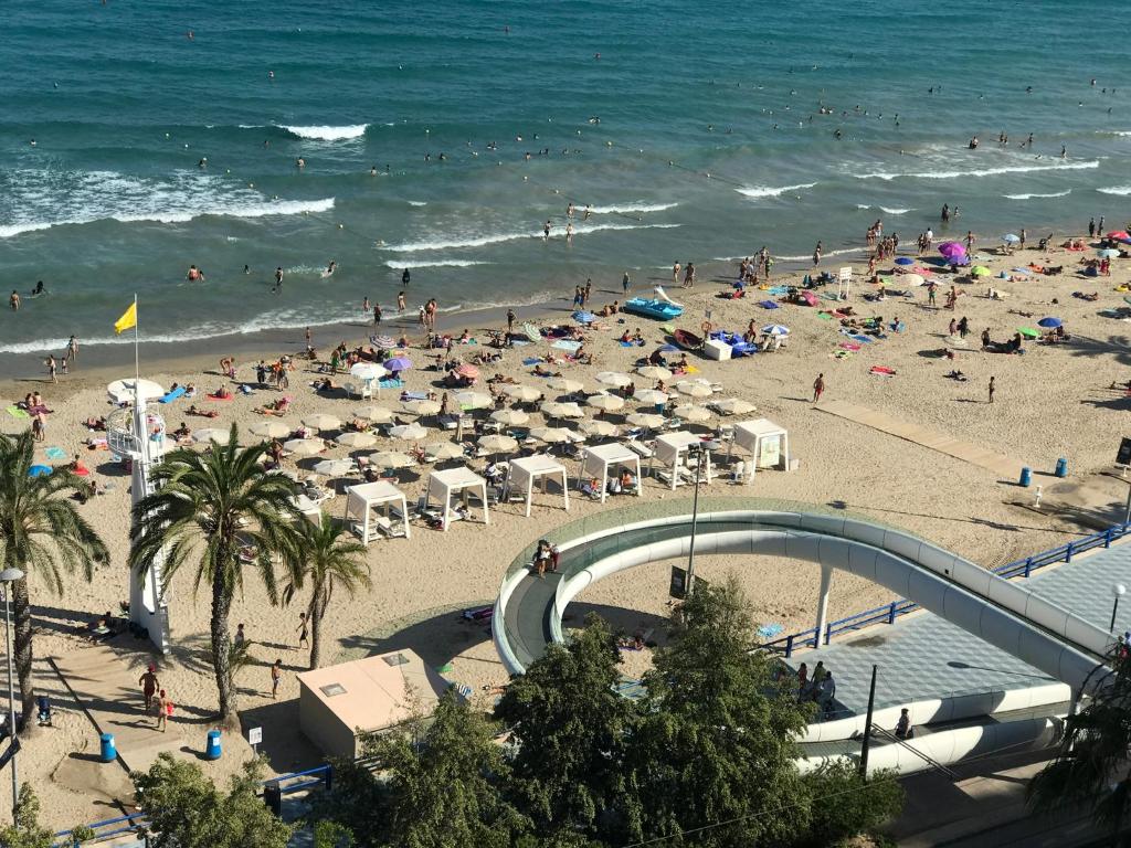 Apartamento con vistas al mar primera linea de playa del ...