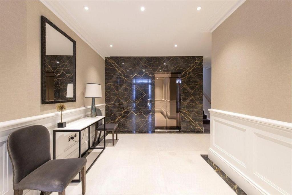Stunning three bedroom apartment