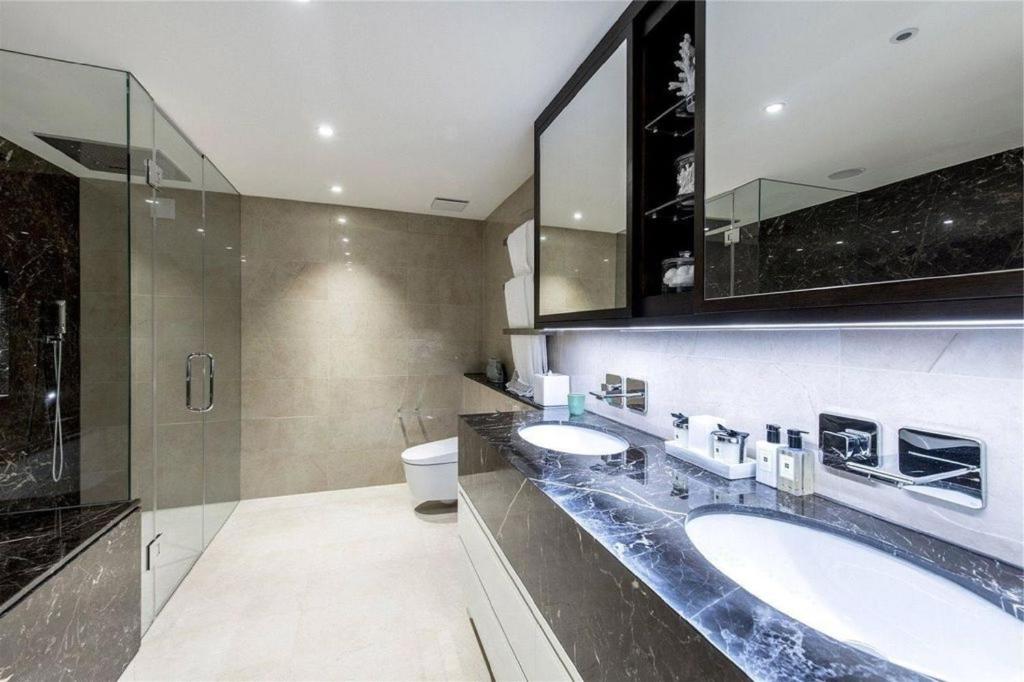 Stunning three bedroom apartment