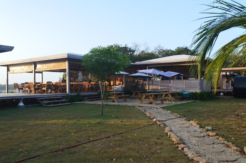 Zahrada ubytování Sonny Island Resort Cabañas Frente al Mar