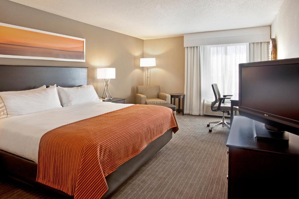 Imagen de la galería de Holiday Inn Express Hotel & Suites Minneapolis - Minnetonka, an IHG Hotel, en Minnetonka