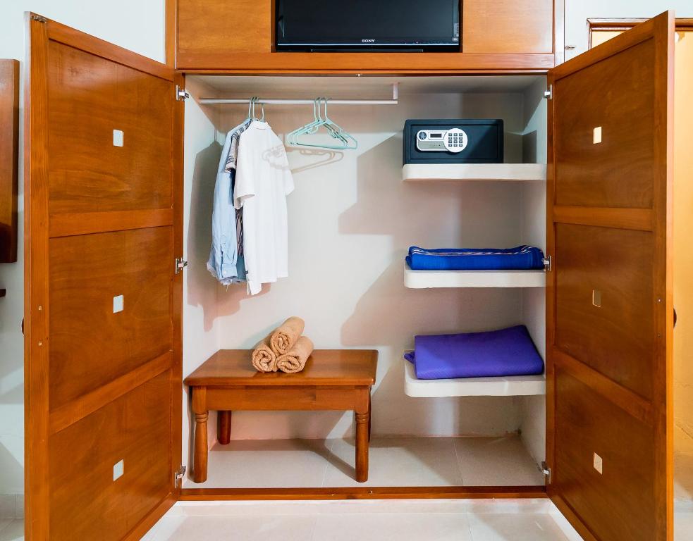 Hotel Yumkiin - Cerca Del Ferry y Terminal ADO - Standard Queen Room With Two Queen Beds
