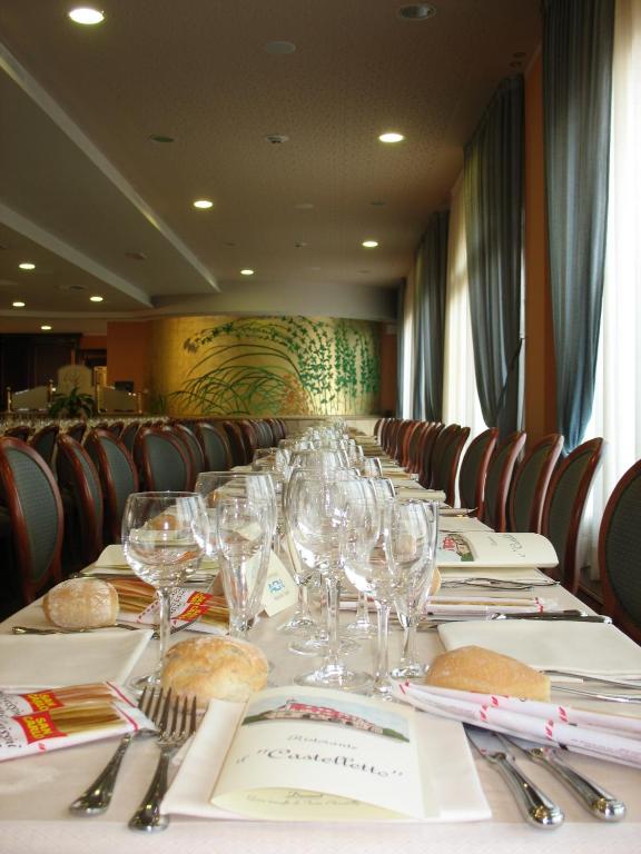 Restaurace v ubytování Hotel il Castelletto