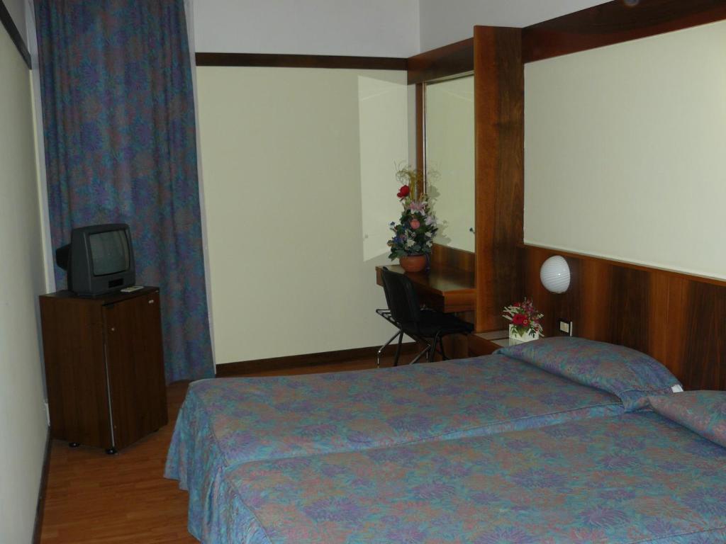 Park Hotel Jolanda - Basic Double Or Twin Room