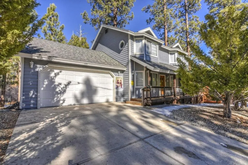 014 Dancing Bear Lodge Cabin, Big Bear Lake, Statele Unite ale Americii