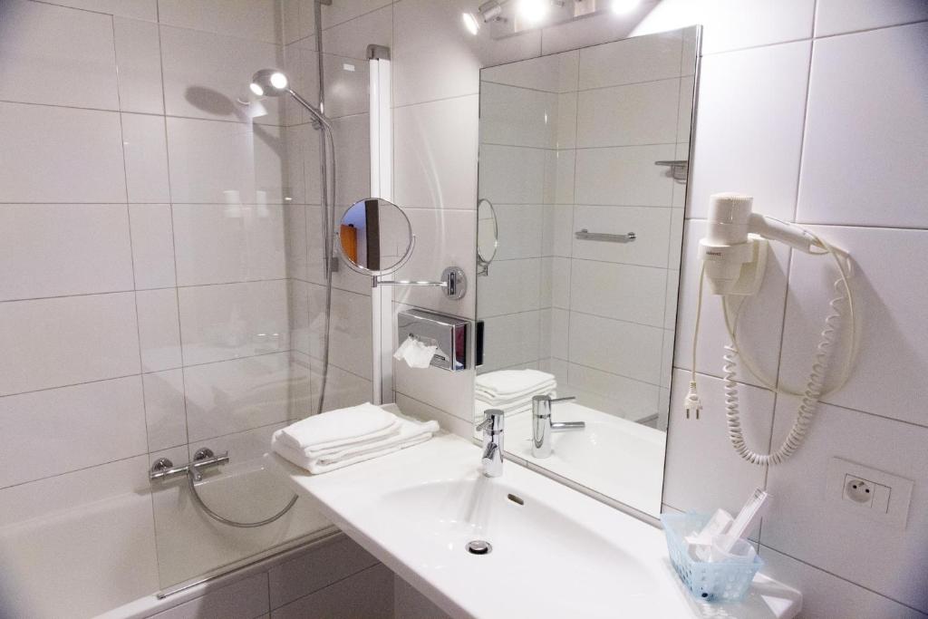 Koupelna v ubytování Best Western Plus Aldhem Hotel