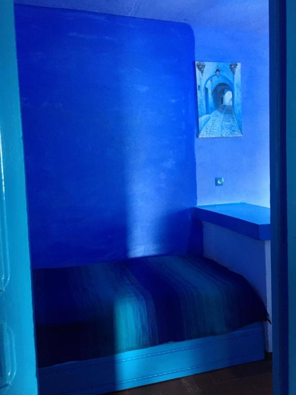 Dar Onsar - Blue Triple Room