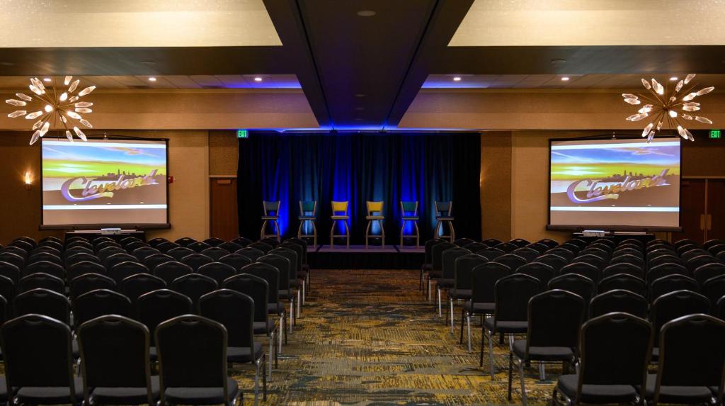 Holiday Inn Cleveland - South Independence by IHG photo