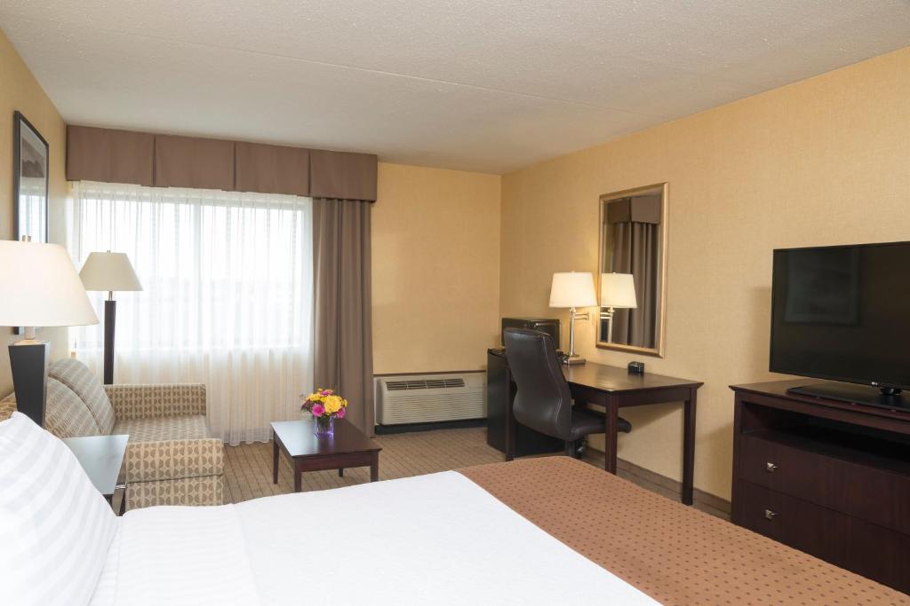 Holiday Inn Cleveland - South Independence by IHG - Standaard King Kamer Met Slaapbank