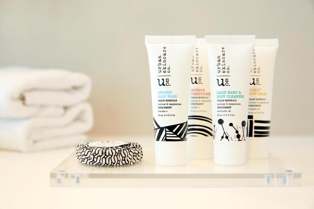 
Standard Queen Room - Accessible with Free Breakfast
