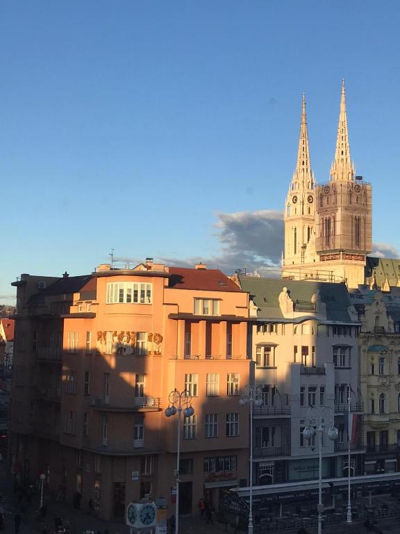 Main Square Dream Apartment - 16