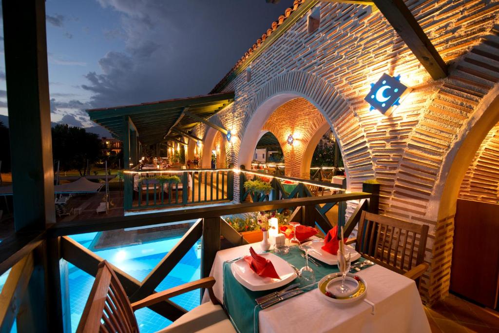 Bazén v ubytování Limak Limra Hotel & Resort Kemer - Kids Concept nebo v jeho okolí