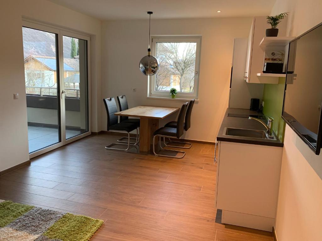 Apartments ANNY - Appartement Avec Balcon