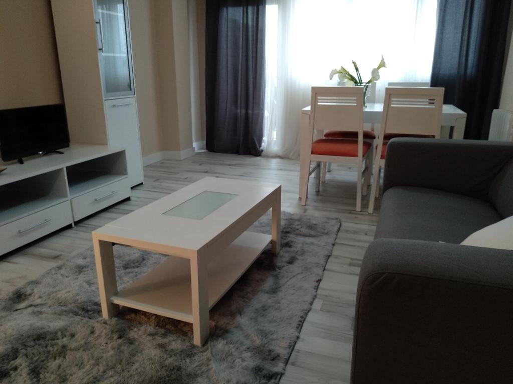 TV a/nebo společenská místnost v ubytování Playa de la Concha