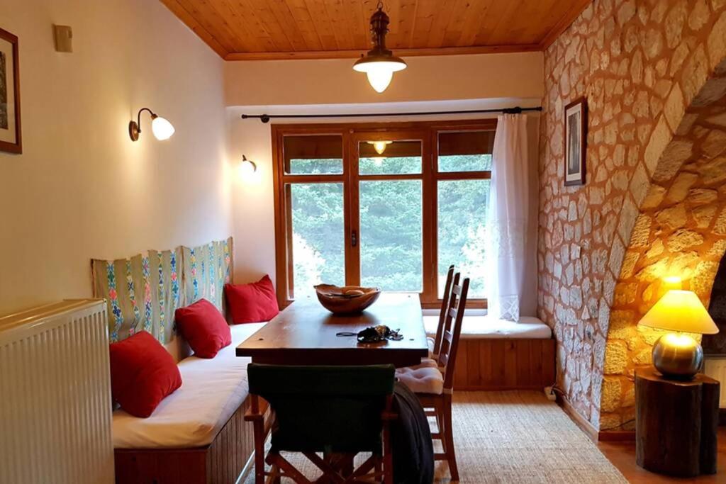 Posedenie v ubytovaní Elati Hills