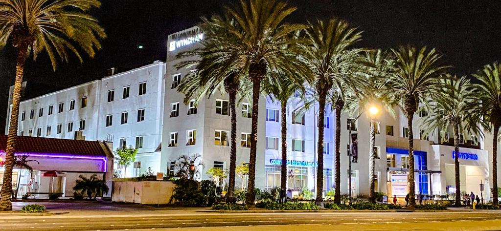 Wyndham Anaheim photo