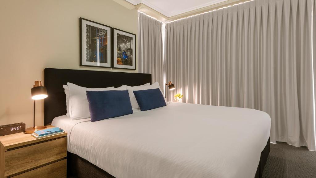 Oaks Brisbane Casino Tower Suites - Two-Bedroom Apartment