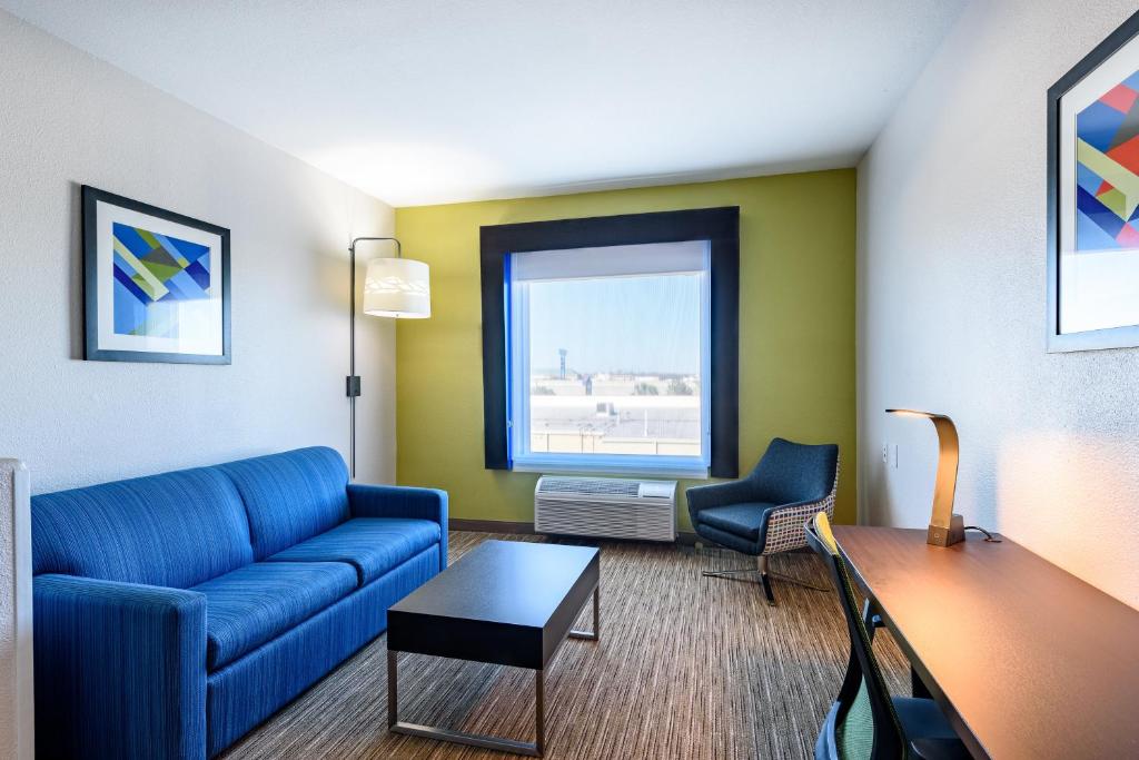 Holiday Inn Express Hotel and Suites Bastrop by IHG - Suite King
