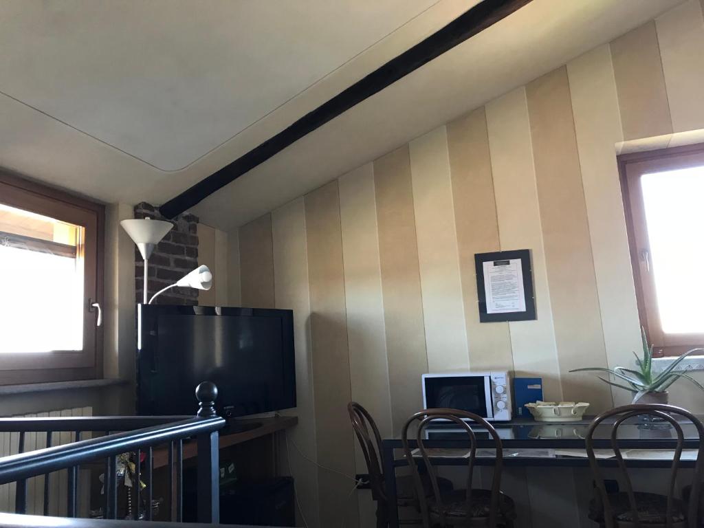 A television and/or entertainment centre at Cascina Garaita