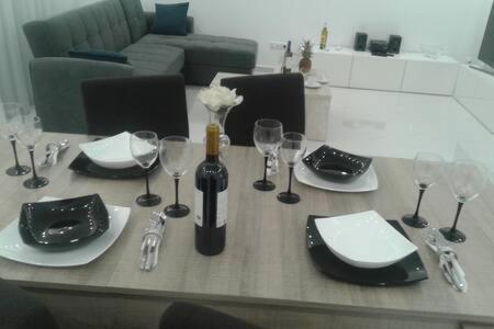 Nápoje v ubytování Despina's Luxury apt downtown