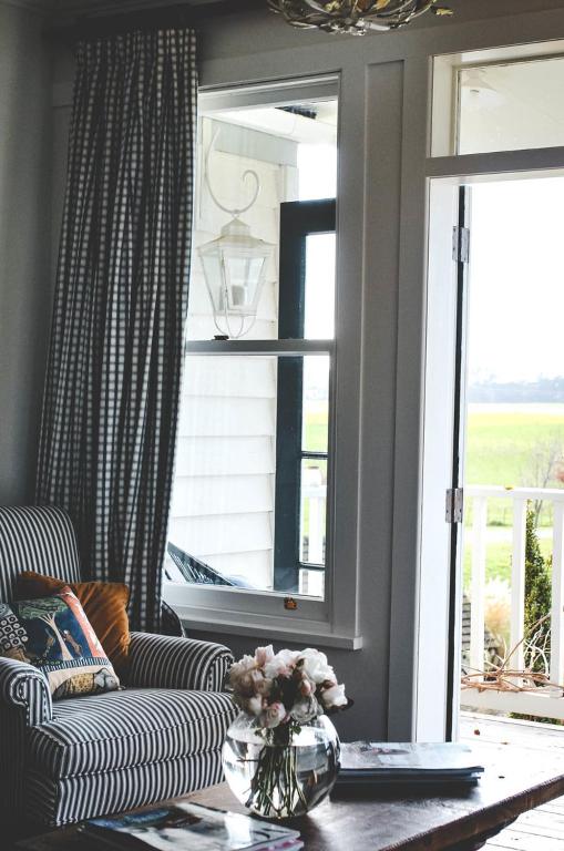 Posezení v ubytování Te Kopura Lodge