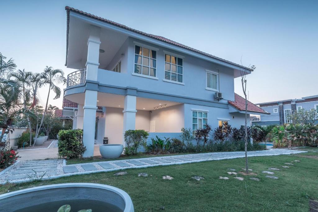 Giardino di Baan Kiang Lay Phu View Hua Hin Private Pool Villa บ้านเคียงเลภูวิว ไพร์เวท พูลวิลล่า กลางเมือง ใกล้หาดหัวหิน