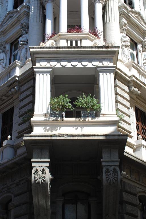 El edificio en el que está el hotel
