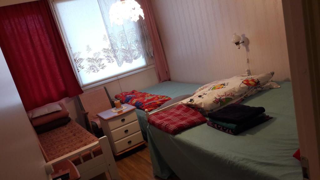 Nipu -Beside City Center, Bus and Train Station - Single Bed In Mixed Dormitory Room