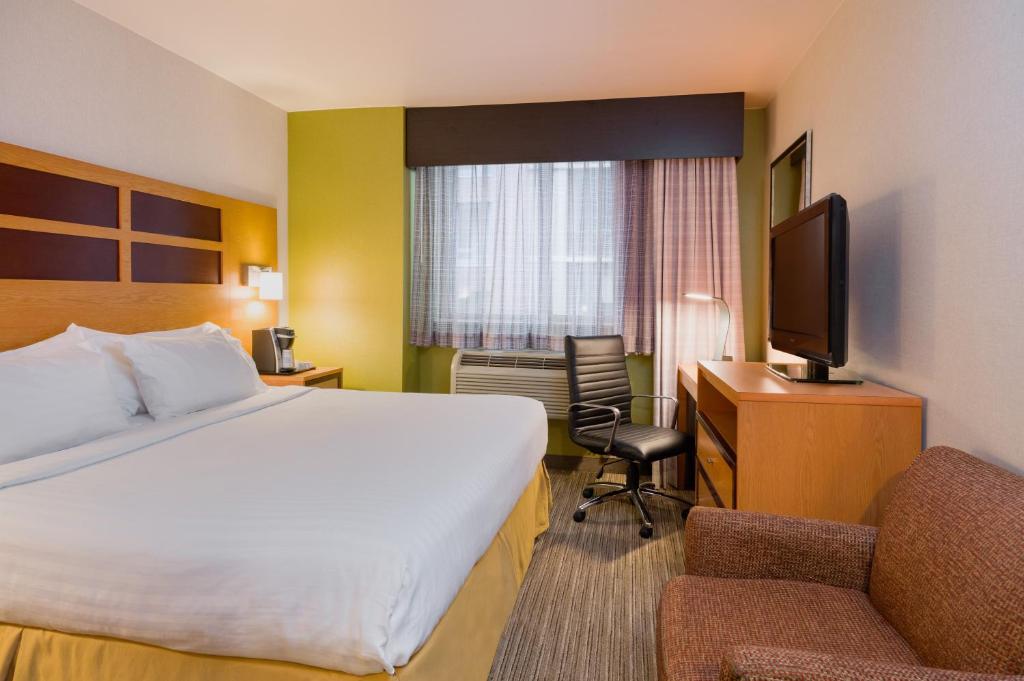 Holiday Inn Express - Times Square, an IHG Hotel - 