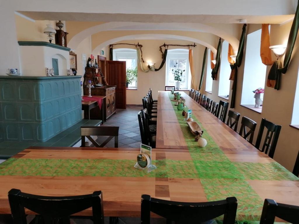 Uma área de estar em Gasthaus zum Fuchs - Familie Andrä