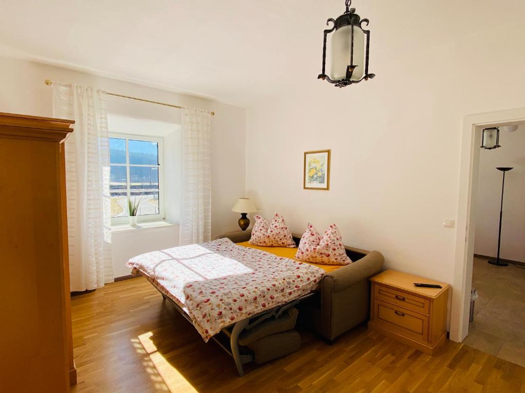 Schloss Krottenhof - Two-Bedroom Apartment