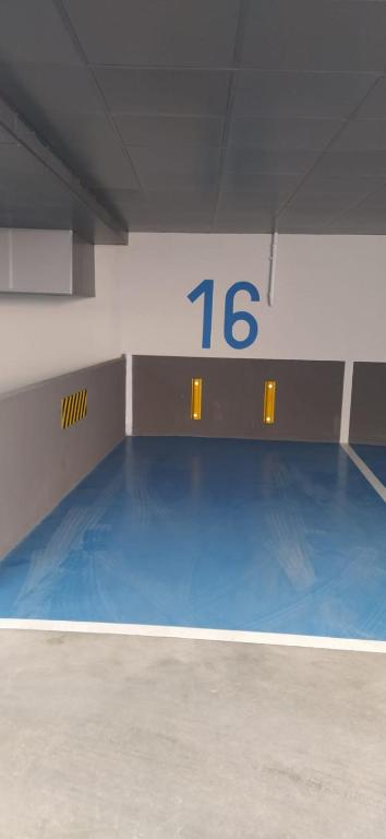 Tenis a/nebo squash v ubytování ICE TARIFA CALIDADES PARKiNG GRATUITO nebo okolí