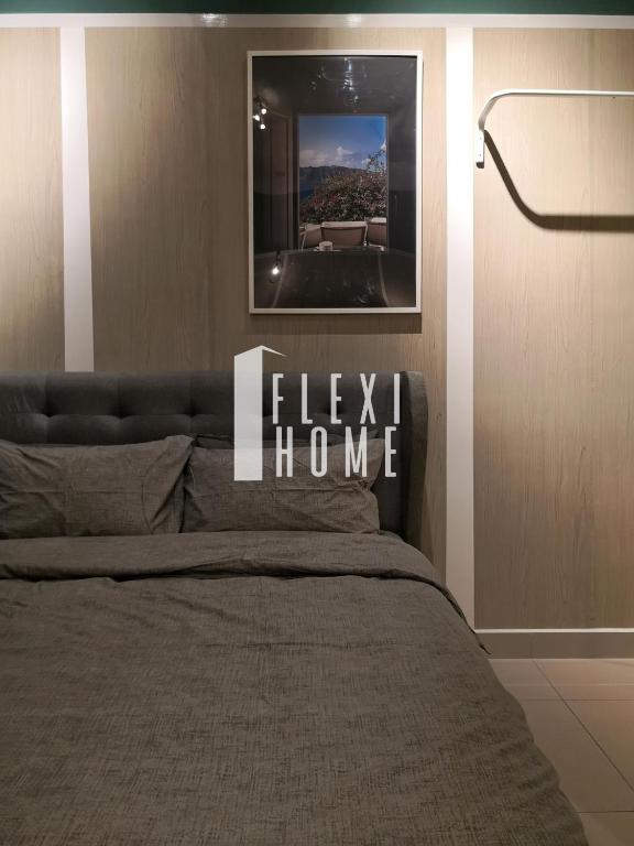 Colour-Theme Designed, Private Studio Home, Cybersquare 27B Cyberjaya, Flexihome-MY - Suite Queen Deluxe