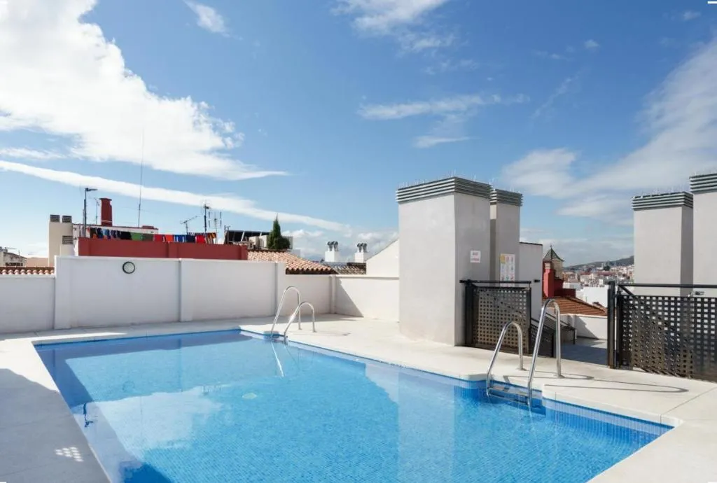 Family apartment Patio&Swimming pool in center Malaga, Málaga, Spania
