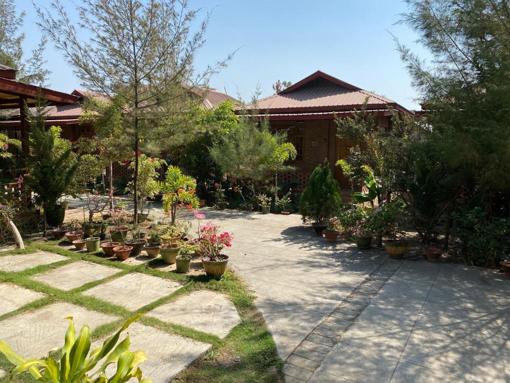 Giardino di Trinity Family Inn