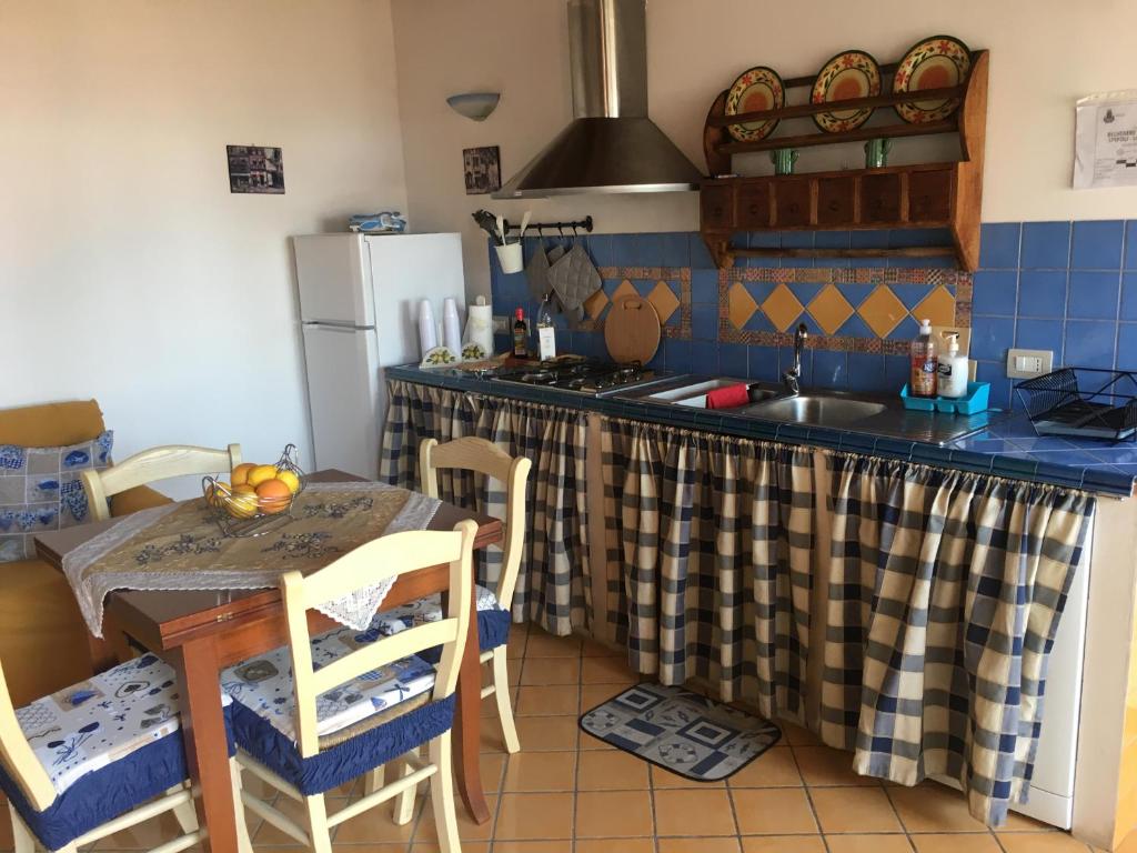 Kuchyňa alebo kuchynka v ubytovaní Casa Gaetano
