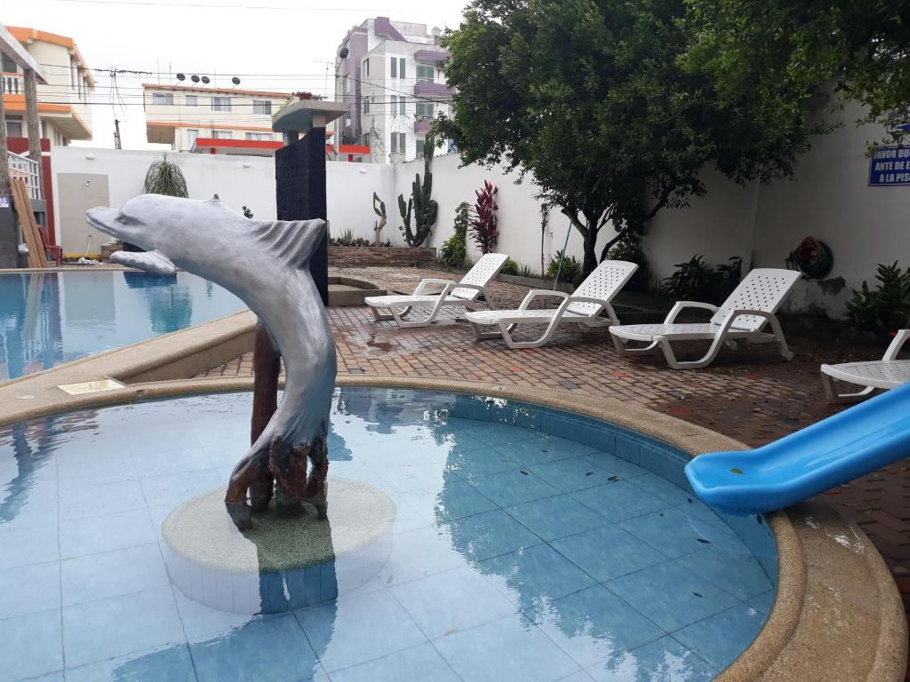 Bazén v ubytování Hotel Almond Beach nebo v jeho okolí