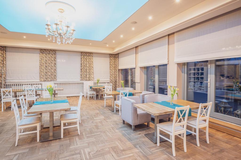 Marina Apartments ZOO