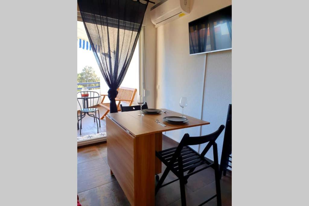 Televízia a/alebo spoločenská miestnosť v ubytovaní Arabia`s Loft II Nuevo Portil