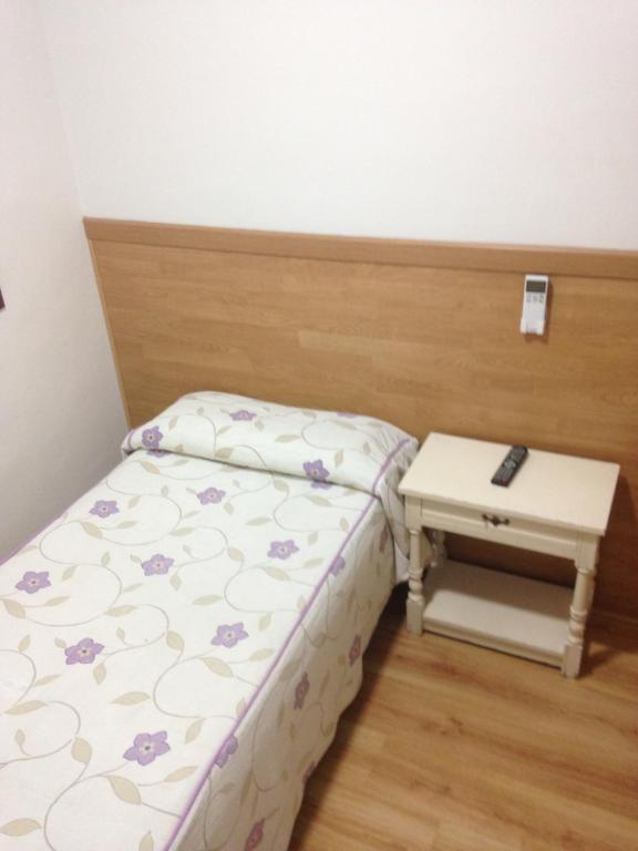 Cama o camas de una habitación en Hostal Nersan2