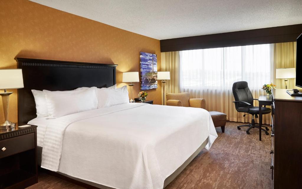 Holiday Inn Alexandria at Carlyle, an IHG Hotel - Standaard King Room Met Bankbed