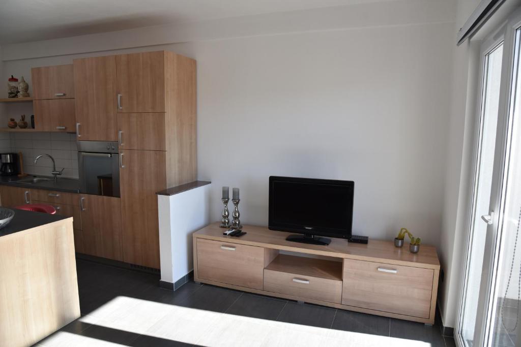 Kuchyňa alebo kuchynka v ubytovaní Villa Pina Apartment Nicos 2-4 Pers