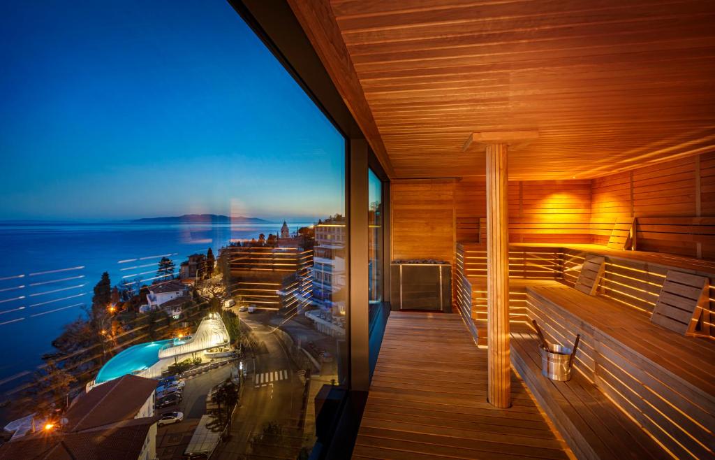 Grand Hotel Adriatic - Special Offer - Superior Double Room With Sea View - Moments For Two