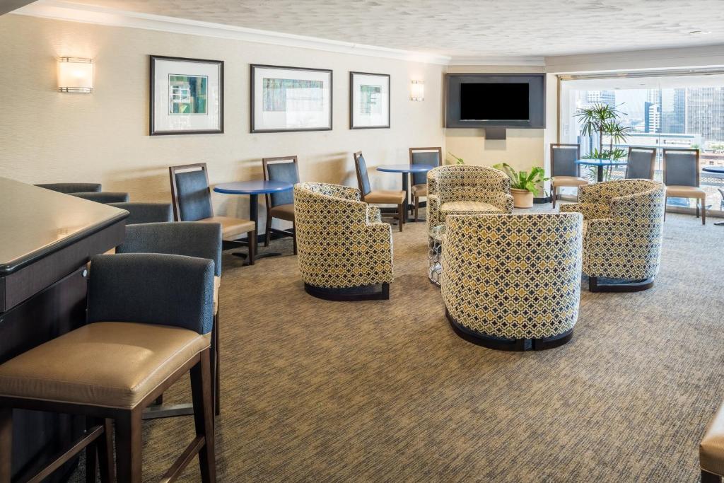 رزرو هتل، Holiday Inn Express - مرکز شهر سن دیگو، یک هتل IHG | 09037376597