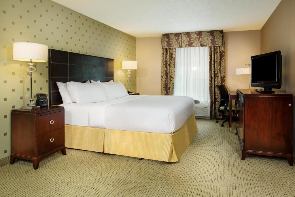 Holiday Inn Bloomington-University Area, an IHG Hotel - 