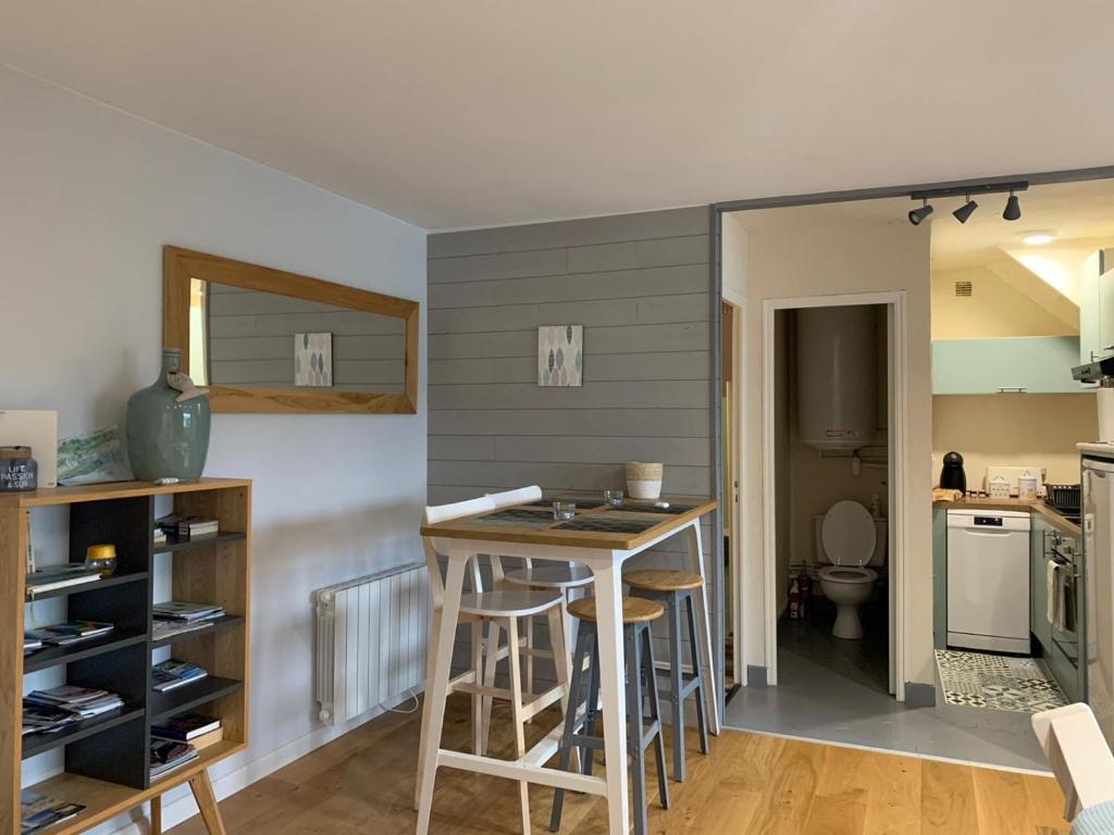 Kuchyň nebo kuchyňský kout v ubytování Le Solidor vue mer